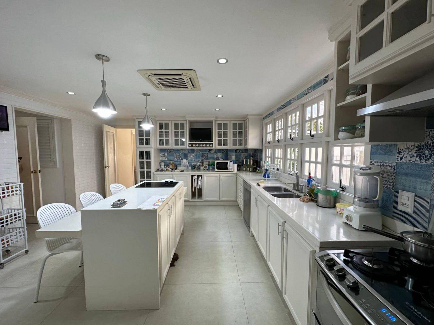 Квартира, 12056 м², 1 069 032$ — FAKTOR